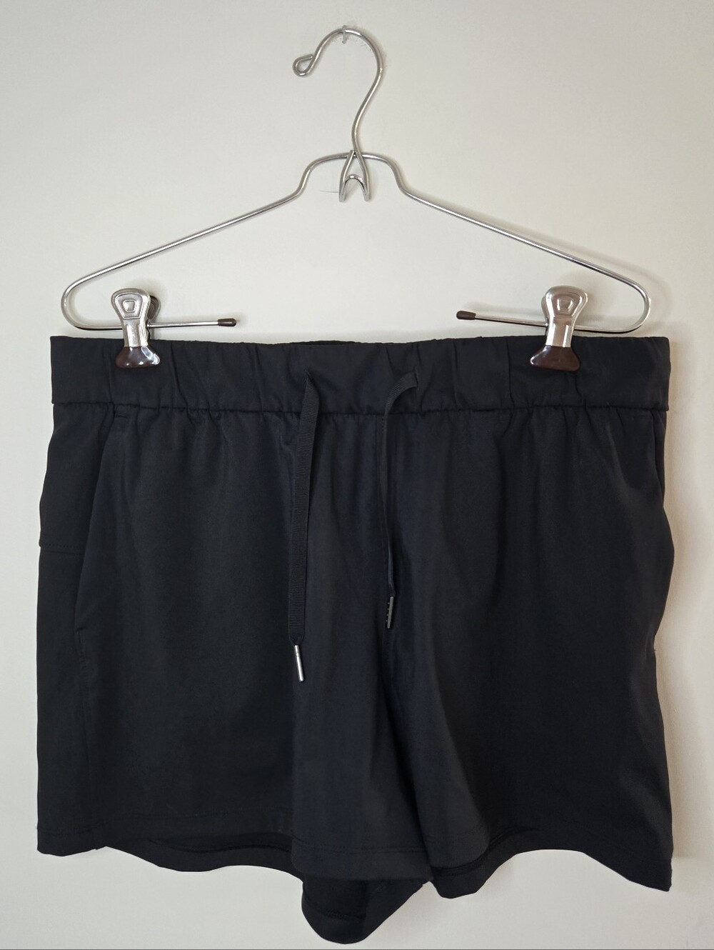 CRZ YOGA black athletic shorts, 2.5" inseam, drawstring elastic waist, new